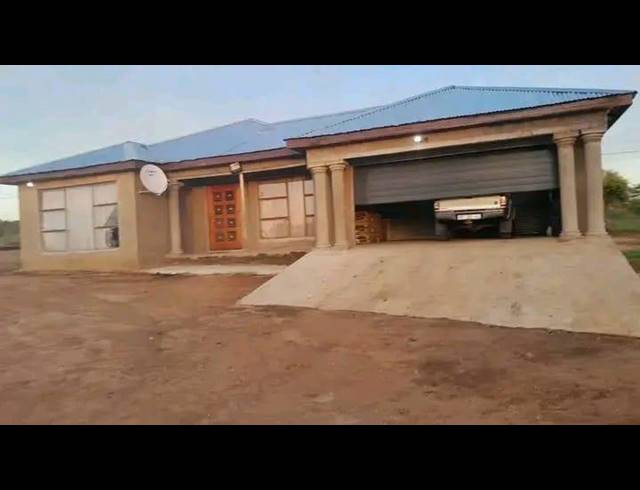 3 BEDROOM HOUSE FOR SALE IN MAKHUVHA B